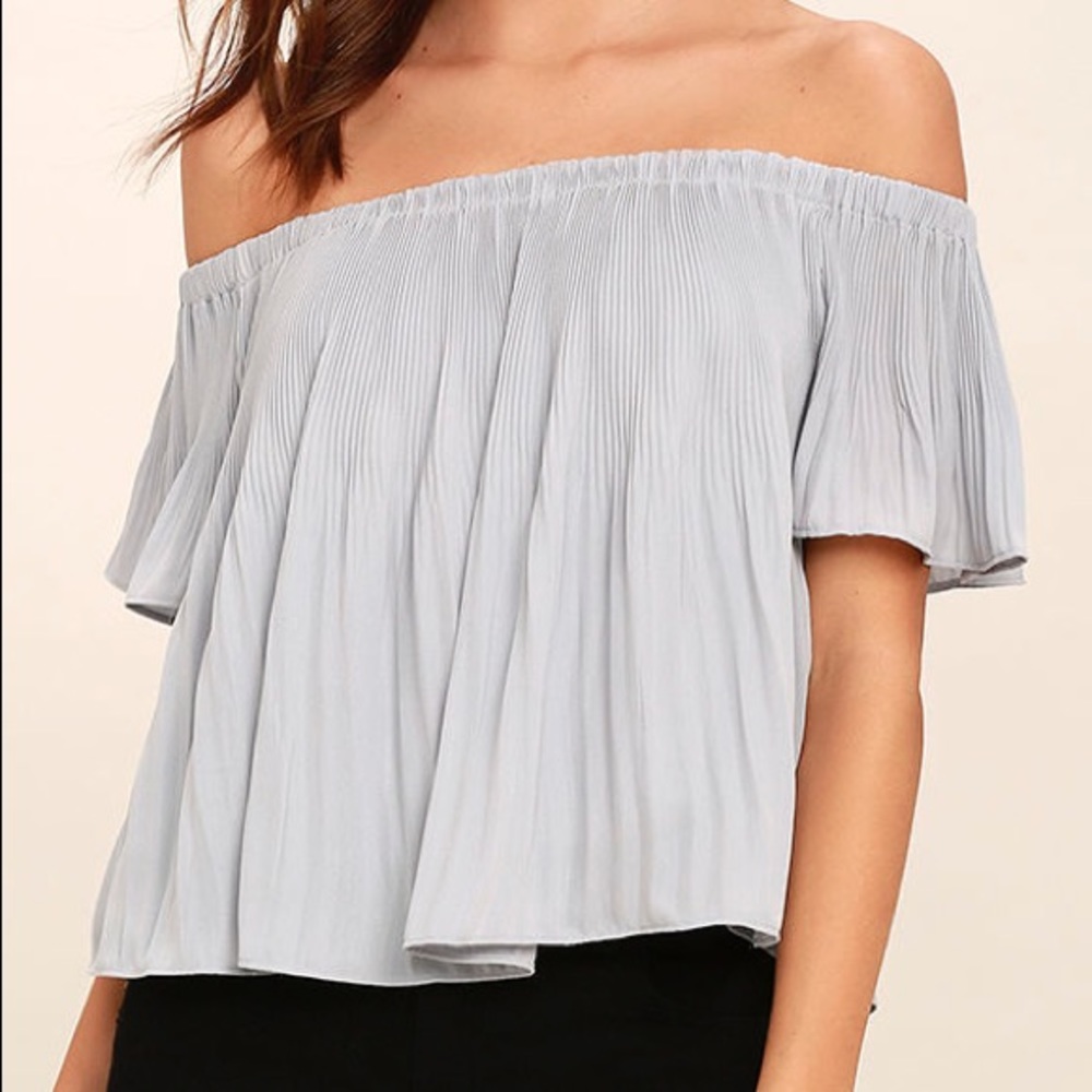 NWT Lulu’s Grey Pleated Off-the-Shoulder Top XS
